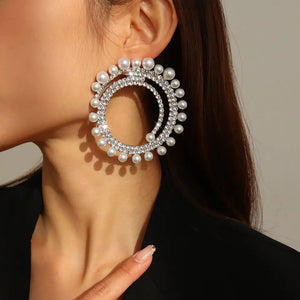 The Royal circle stud earrings