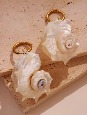 Conch Queen earrings