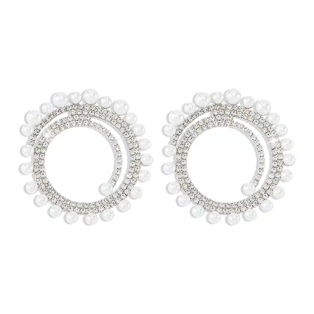 The Royal circle stud earrings