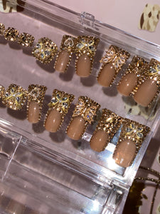 Press on nails