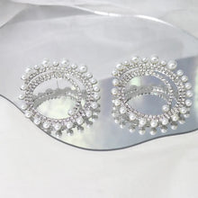 The Royal circle stud earrings