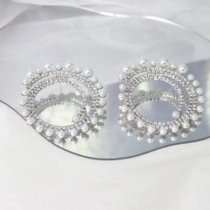 The Royal circle stud earrings