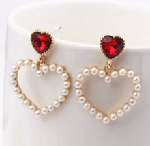 Enchanted pearly heart earrings