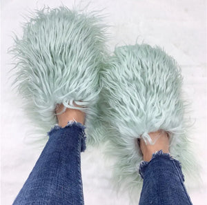 Flawless fur slippers