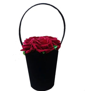 Roses for the queen hand bag